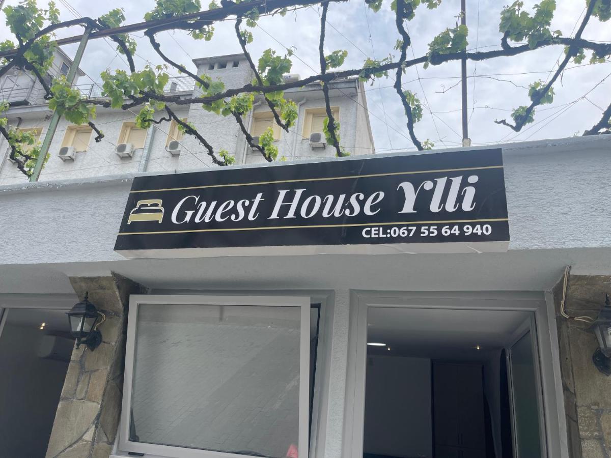 Ylli Guesthouse Пермети Экстерьер фото