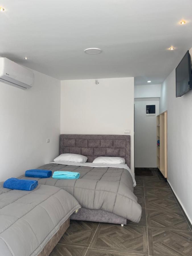 Ylli Guesthouse Пермети Экстерьер фото
